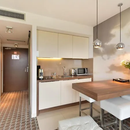 Marine Prywatny Widok Na Morze Basen Sauna Jacuzzi 5 Pietro Daire Kolobrzeg