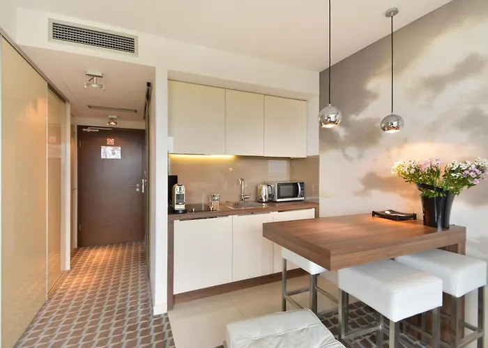 Marine Prywatny Widok Na Morze Basen Sauna Jacuzzi 5 Pietro Apartamento Kołobrzeg